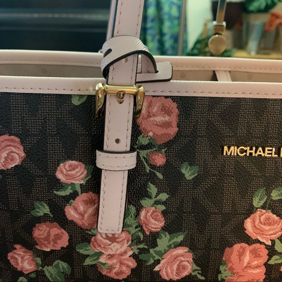 Not Avail. MK Carry All MD Multi Floral Tote - Picture 14 of 15